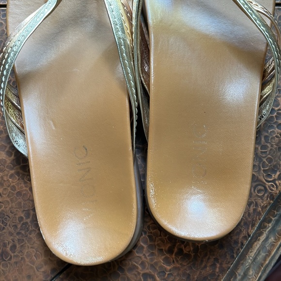 VIONIC THONG SANDALS SIZE 7 - Picture 7 of 9